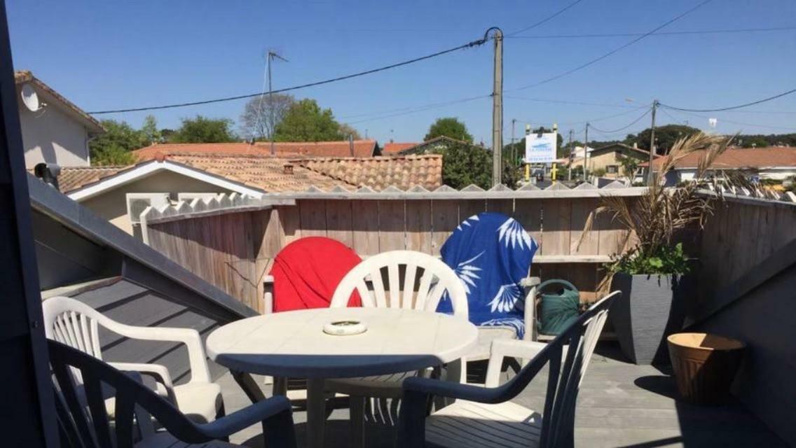 شقة لا تاسْتْ دو بوك  في La Cabane Rustique Du Bassin المظهر الخارجي الصورة